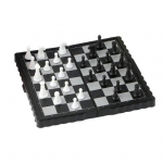 1 komplekt Mini Reisimale Komplekt kokkupandava malelauaga 5-tolline peopesasuurune kaasaskantav magnetiline rahvusvaheline male lastele t&auml;iskasvanutele 2 m&auml;ngijat hariduslik male Sets