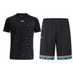 Under Armour t&auml;istr&uuml;kiga kiiresti kuivavad l&uuml;hikeste varrukatega triibulised l&uuml;hikesed p&uuml;ksid Vabaaja spordikomplekt Meeste komplektid Must 21500531-001+24500211-001 M