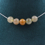 Pierres et Min&eacute;raux. Collier 5 perles Quartz rutile 8 mm Chaine en acier inoxydable Collier femmes, hommes. Taille personnalisable.