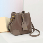 Kotid Niche Uue stiili kotid Naiste kotid Crossbody kotid Koti kotid Temperamentne kerge luksuslik k&auml;ekott K&auml;ekott