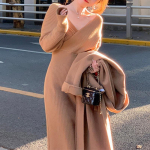 Naiste V-kaelusega k&otilde;rge v&ouml;&ouml;kohaga kampsun, slim pikkade varrukatega keskmise pikkusega kootud kleit one size kohv