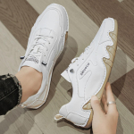 Uued meeste mokassiinid, k&auml;sit&ouml;&ouml;na valminud nahast kingad, vabaaja autokingad, libisevad kingad, luksuslikud mugavad mokasiinid, meestele m&otilde;eldud kingad, pluss-suurus 40&ndash;47 40 beež