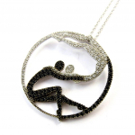 Altesse [N3247] &ndash; h&otilde;bedane kaelakee 'Romeo ja Julia' must valge h&otilde;be