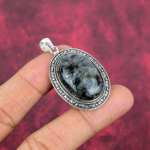Larvikite ripats, 925 Sterling h&otilde;bedast ripats v&auml;&auml;riskivide ehted, k&auml;sitsi valmistatud ripats, imelised ehted, kingitus talle 1.97 Inches roheline