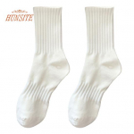 1 paar Unisex sokke, puhta v&auml;rviga kootud keskmise toruga, pahkluu kaitse, libisemisvastane, soe, l&otilde;hnatu, higi neelav, t&auml;iskasvanutele m&otilde;eldud Four Seasons spordisokid