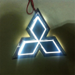 gzcp7 1 tk 5D Auto Esiosa Tagumine Embleem Helendav LED Embleemi Tuli Mitsubishi ASX Mirage Ralliart Outlander Lancer Pajero Eclipse Galant'i jaoks valge