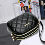 Yogodlns Fashion PU-nahast ruuduline klapikott Casual Messenger Crossbody kott Tugev &otilde;lakott 19*7*15cm must