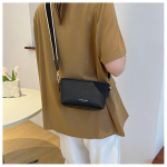 Trendikas vabaaja laia &otilde;larihmaga ristkehaga messenger kott naistele k&auml;ekotid Brand Designer &uuml;hev&auml;rvilised nahast Fanny pakkimiskotid must