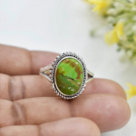 Rohelisest vasest t&uuml;rkiissinine ovaalne v&auml;&auml;riskivist s&otilde;rmus, k&auml;sit&ouml;&ouml;na valmistatud disainiehted, s&otilde;rmus Statement, h&otilde;be, 925 tempel, Bohemian s&otilde;rmus 6