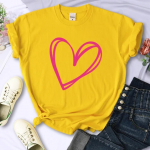 Lihtne roosa s&uuml;damekirjaga naiste s&auml;rgir&otilde;ivad, isikup&auml;ra, vabaaja T-s&auml;rgid, mood, l&uuml;hikeste varrukatega, loomingulised O-kaelusega naiste topid L kollane