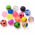 100 tk 25 mm segatud h&uuml;ppav pall Naljakad m&auml;nguasjapallid Tahked ujuvad h&uuml;ppavad lapse elastsed kummist pall h&uuml;ppelistest m&auml;nguasjadest 100pcs randomly