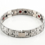 Harjatud 316L roostevabast terasest k&auml;ev&otilde;ru meestele, must kullav&auml;rvi, 4-&uuml;hes magnetiline randmepael Meeste mannekeen k&auml;epael, ehtetarvikud 21CM