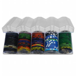 100 žetooniga pokkeri žetoonide kast akr&uuml;&uuml;list peened žetoonid l&auml;bipaistev kasiino hasartm&auml;ngužetoonide &uuml;mbris koos kaantega