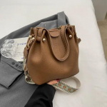 Suure mahutavusega k&auml;ekott naistele &Otilde;lakott naistele Bucket Bag Designer kotid Rahakott ja k&auml;ekotid pruun