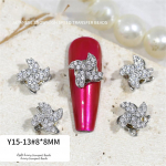 P&ouml;&ouml;rlevad p&ouml;&ouml;rlevad lumehelbed tsirkoonist kivid 3D-k&uuml;&uuml;nte kaunistuste jaoks.