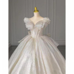 Torukujuline &uuml;laosaga pulmakleit Uus pruut K&otilde;rgekvaliteediline tunne V&auml;ike mees p&otilde;genemas Printsessistiil Raske t&ouml;&ouml;stus Luksus Suur slepiga Peamine l&otilde;ng S