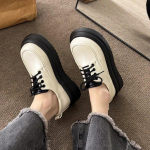 Klassikalised pumbad naistele, n&ouml;&ouml;riga, lamedad keskmised kontsad, &uuml;mmarguse varbaga Oxfordi kingad Naise t&auml;isnahast platvormkingad Pumbad 35