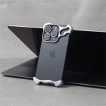 Luksuslik ebaregulaarne alumiiniumsulamist kaitserauaga telefoni&uuml;mbris iPhone'ile 12 13 14 15 16 Pro Max 16 Pro Plus objektiivi kaitsekile metallist kate iPhone 15 h&otilde;be