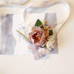 Kunstlik siidist roosililled Peigmees Boutonniere Naiste Meeste N&ouml;&ouml;p&uuml;likond Korsaat Pruudi n&ouml;&ouml;pauk Pulma Randme Lillepeo sisustus