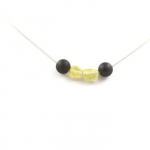 Pierres et Min&eacute;raux. Collier Apatite jaune de Madagascar + Perles Onyx noir mat 8 mm Chaine en acier inoxydable.