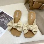 Naiste suvised sandaalid, pehmed, lameda p&otilde;hjaga ja pehme p&otilde;hjaga sandaalid v&auml;lispidiseks kandmiseks. Mood kandilised sandaalid 2024 40 kollane