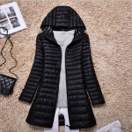 S&uuml;gis- ja talvemood Plus-suuruses pikk sulemantel emale jope kapuutsiga soliidsed kommiv&auml;rvid riided 4XL must