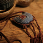 Johnature puhas linane riie kirjanduskunstist k&auml;sitsi tegelane rahakott kaelakeed k&auml;sitsi tikitud kaelakee kohv