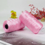 Suvine isetegemise heegeldamiskomplekt: J&auml;&auml;siidist l&otilde;ngast m&uuml;ts ja villased sussid