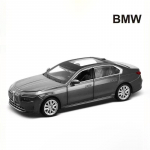 1/32 skaala BMW I7 luksusauto sulamist autode valatud osad ja m&auml;ngus&otilde;idukid automudelite miniatuursed mudelautode m&auml;nguasjad lastele hall v&auml;rv