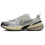 Nike V2K Run Summit White Metallic Silver Tossud HJ4497-100 40.5 hall v&auml;rv