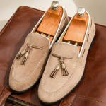 Uus Moodne Tuttidega Slip-On Mokassiinid Suede Nahast Meeste Kingad Klassikaline Ametlik Igap&auml;evane &Auml;ri Peo Vabaaja King Mehele 38 beež