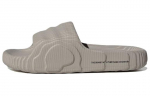 Adilette 22 Adidas Originals Pl&auml;tud 'Helepruun' HQ4670 38