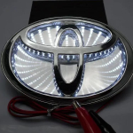 1X TOYOTA 3D Logo Valgus Auto Esiv&otilde;re Pagasiruumi Logo LED Valgus Toyota Corolla PRADO CHR HRV Camry Highlander LVALON Rav4 REIZ OM1 jaoks 14cmX10cm