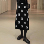 Must k&otilde;rge v&ouml;&ouml;kohaga žakaarmassist kootud s&uuml;gis- ja talvine l&otilde;tv &otilde;huke A-joonega seelik vihmavarjuseelik XXL must