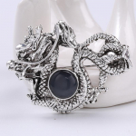 Isikup&auml;rastatud loominguline draakonipross, mitmek&uuml;lgne &uuml;likond ja r&otilde;ivamanused