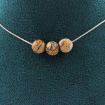Pierres et Min&eacute;raux. Collier 3 perles Jaspe paysage 8 mm. Chaine en acier inoxydable Collier femmes, hommes. Taille personnalisable.