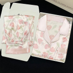 Pidžaama naiste siidist pikkade varrukatega pidžaama pidžaama &uuml;likond, lilledega tr&uuml;kitud Kvaliteetne j&auml;&auml;siidi, saab kanda ka v&auml;ljaspool kodu Pidžaamad M