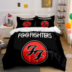 Must-punane Foo Fighters voodipesukomplekt  Voodipesukomplekt (1 tekikott, 2 padjap&uuml;&uuml;ri, tekk ei kuulu komplekti) 135x200cm white