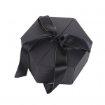 Pidulik peen kinkekarp, kompaktne ilus pakend v&auml;ikese j&auml;nkuga juubeliks