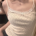 T&uuml;druk rinnahoidja, Pure Desire'i, lillelise kaarega, pitsp&uuml;kstega vestiga, suvine Slim Fit ja salendav jumestuskreem, l&uuml;hike topp S