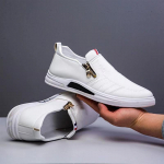 Uued meeste lamedad jalatsid, mugavad madala kontsaga moodsad t&otilde;mblukuga t&otilde;mblukuga meestekingad Trendikad &auml;rinahast meeste kingad 39 valge