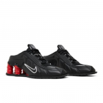 Nike Martine Rose x Wmns Shox Mule MR4 Must Komeedipunane Naiste DQ2401-001 EU 35.5 metallik h&otilde;bedane v&auml;rv/must