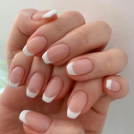 24 tk/komplekt Quick Nails L&uuml;hikesed Lihtsad Prantsuse valged Serva Vals Nials Kleebis Kantav Veekindel manik&uuml;&uuml;r Viimistletud K&uuml;&uuml;ned