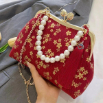 2024. aasta disainer naiste k&auml;ekotid ja rahakott lillelised &otilde;lakotid Vintage Pearl Tutt Shell Clip Lady Chain Satchel Crossbody kotid punane