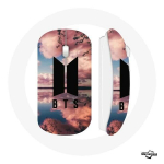 Juhtmeta hiir Bangtan Sonyeondan BTS logo must p&auml;ikeseloojangu taust