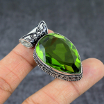 Peridootkivist K&auml;sitsi valmistatud 925 Sterling H&otilde;bedast Ehted Kingitus Ripats 1.89 n5N07 green