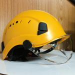 Kaitseprillidega kaitsekiiver Ehitus k&otilde;vak&uuml;bar Kvaliteetsed ABS-kaitsekiivrid T&ouml;&ouml;kork t&ouml;&ouml;tamiseks ronimiss&otilde;iduks