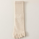 Paari viie s&otilde;rmega sokid Naiste kvaliteetsed puuvillased varvasokid S&uuml;giskevadised keskmise toruga spordisokid eraldi s&otilde;rmedega