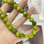 Suvine ni&scaron;&scaron; k&auml;sitsi valmistatud sinine kaelakee prantsuse rohelise ahhaadi ja helmestega viinamarjakobaraga rangluu kett