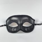 Eksootiline j&otilde;ulumaskeraadi nikerdatud mask - lameda peaga disain salap&auml;rase ja seksika peomeeleolu loomiseks must